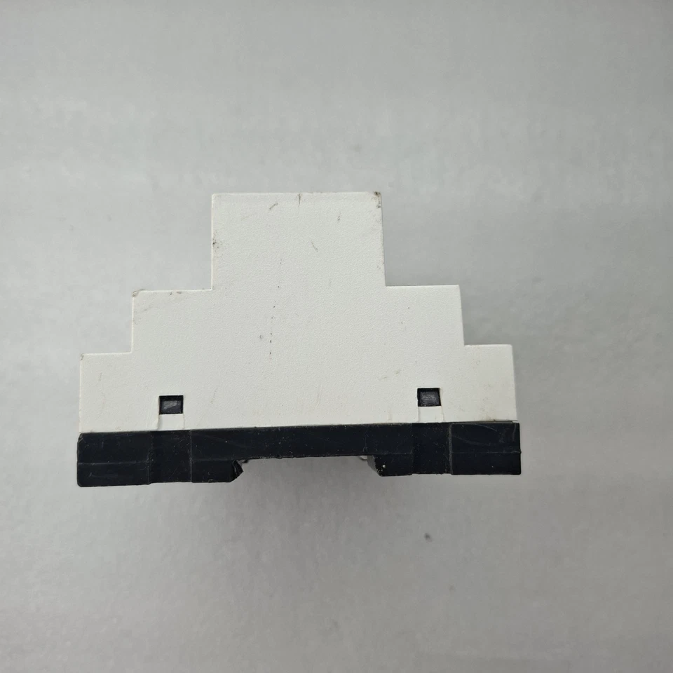 Raylogic DIN-H42-R02-F5.0 Networkable Din Rail Incandescent Dimmer 230VAC 8A